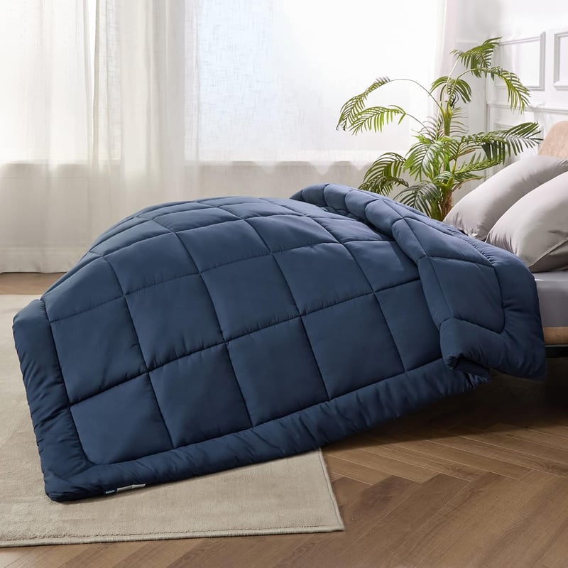Bedsure Téli Paplan 240x220 - Meleg, Puha, Antiallergén Steppelt Takaró, Kék