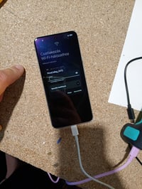 Smartphone Google Pixel 8 256 GB Hazel — defect, pentru piese: ecranul are „ghost touch” și (stare: vezi a 2-a poză) 3