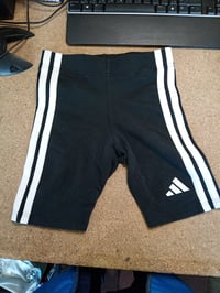adidas Essentials Biker Tights lányoknak, fekete/fehér, 9-10 éves méret, rugalmas kerékpáros rövidnadrág gyerekeknek 3