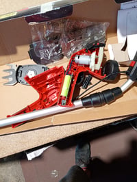 Akumulátorové nožnice na trávu a kríky Einhell GC-CG 3.6/70 Li, 3,6 V, 70 mm — chybné, na náhradné diely: Nožnice sú rozobraté (stav: pozri 2. obrázok) 2