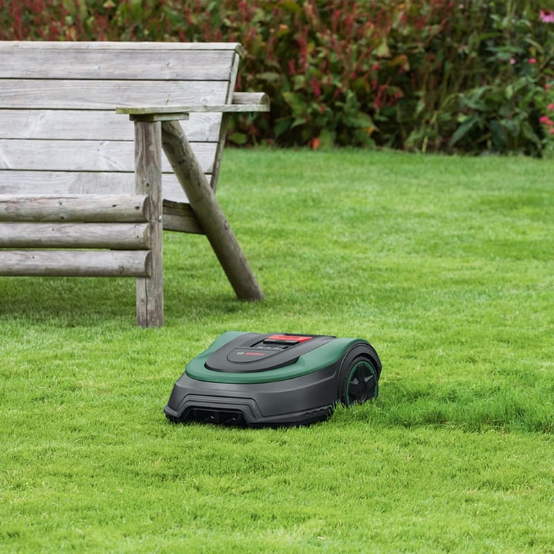 Bosch Indego M+ 700 Robotfűnyíró 18V Akkumulátorral, Applikáció Vezérléssel, 19 cm Vágásszélességgel, 700 m² Területre