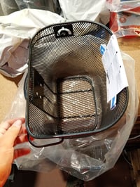 Držiak na riadidlá pre elektrobicykel Fischer – chýba 1 zo 4 skrutiek na rýchloupínacom držiaku a košíku (stav: pozri 2. obrázok) 6