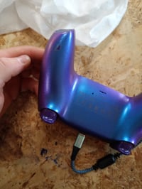 Controler wireless PlayStation DualSense – Chroma Indigo – fără cablu de încărcare USB — carcasă pătată și uzată (stare: vezi poza a 2-a) 4