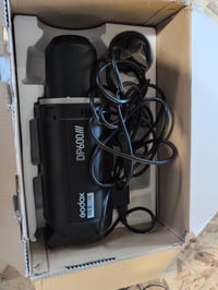 Godox DP600III 600W profesionálny štúdiový blesk monoblok Bowens — chybný, na náhradné diely: Záblesková časť nefunguje (stav: viď 2. obrázok) 2