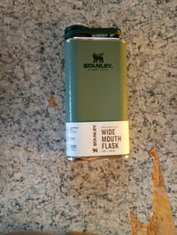 Nerezová vrecková placatka Stanley Classic Wide Mouth 236 ml, so systémom Never-Lose, so širokým hrdlom — používaná (stav: pozri 2. obrázok) 2