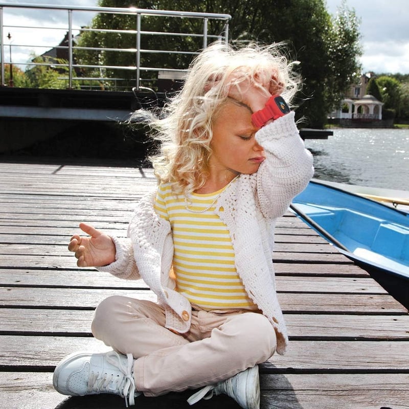 Elari KidPhone 3G Piros GPS Okosóra Gyerekeknek - Kétirányú Hívás, SOS, Vízálló, Kamera
