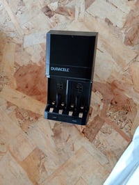 Rýchlonabíjačka batérií Duracell 45 minút pre AA a AAA nabíjacie batérie - čierna — Batérie nie sú súčasťou balenia (stav: pozri 2. obrázok) 2