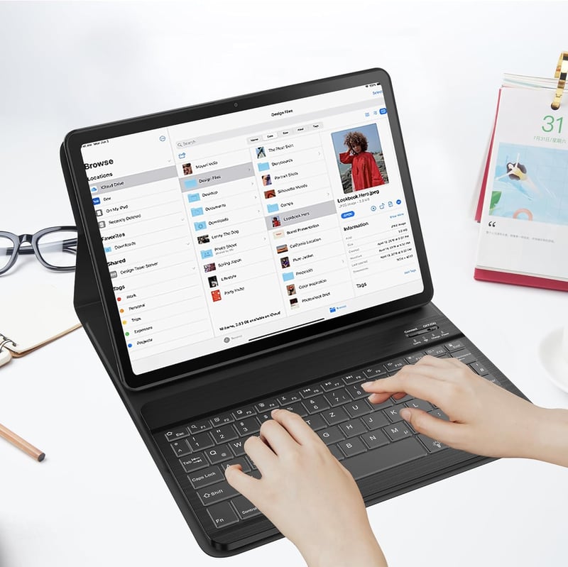Lenovo Tab P11 (2. gen) 11,5" QWERTZ billentyűzetes tok, 7 színű háttérvilágítással, fekete