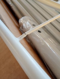 vidaXL Kovový rám postele s čelom, biely, 200x200 cm - Chybný, čiastočne funkčný — chybné, čiastočne funkčné: prasknutý prvok (stav: pozri 2. obrázok) 3