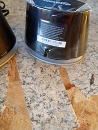 AmazonBasics Sztereó 2.0 PC Hangszóró Pár, 3,5 mm-es AUX bemenet, USB — hibás, alkatrésznek: elvágott kábel (állapot: lásd a 2. képet) 3
