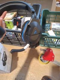 Bezdrôtové slúchadlá Turtle Beach Stealth 500 — nefunkčné, na náhradné diely: Nefungujú, náušníky sú opotrebované a mikrofón (stav: pozri 2. obrázok) 2