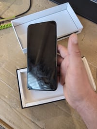 Smartphone SPC Discovery 3, ecran IPS 6,8" 120Hz, 4GB RAM, 128GB stocare, cameră duală 50MP, NFC, Android 14, încărcare rapidă 5000mAh, Dark 3