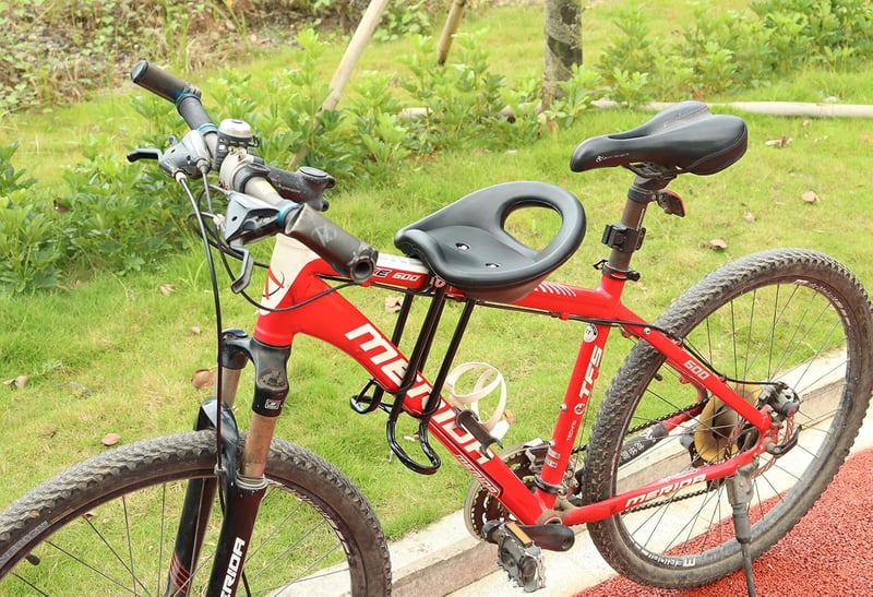 Első ülés gyerekeknek QIUR mountain bike-ra, háttámlával és lábtartóval - Fekete