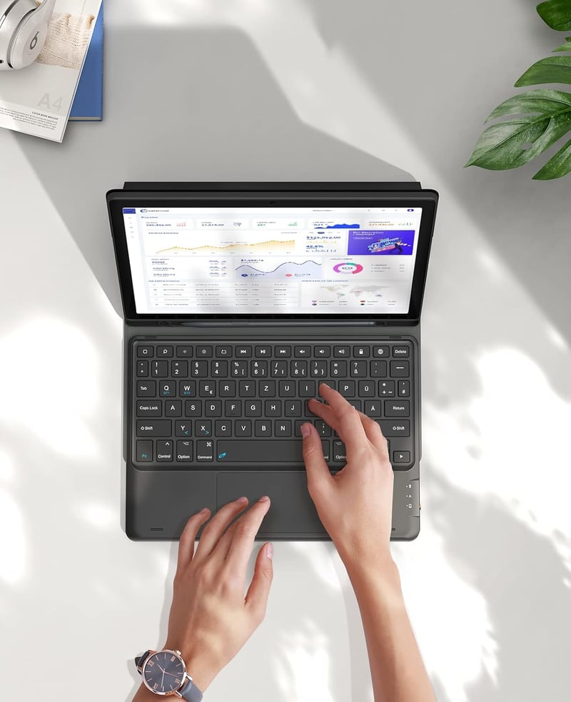 Earto Samsung Tab A8 Billentyűzetes Tok - Érintőpados, Ultravékony, Mágneses, USB-C Tölthető Billentyűzet 10.5" (2021) Tablethez, SM-X200/X2