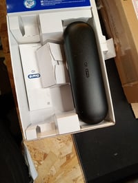 Periuță de dinți electrică Oral-B iO Series 2 neagră, 3 moduri de curățare, design Braun – fără capăt de periuță inclus (stare: vezi a 2-a imagine) 3
