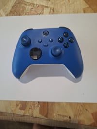 Bezdrôtový ovládač Xbox Wireless Controller Shock Blue, kompatibilný s Xbox Series X, S, One a Windows, balenie 2025, používaný 4