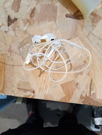 Căști Apple EarPods USB-C – defecte, funcționează parțial: casca dreaptă nu se aude (stare: vezi imaginea 2) 2