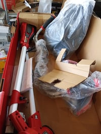 Motocoasă cu acumulator Einhell AGILLO 18/200 Power X-Change 18V, cu sistem automat de derulare a firului și cuțit cu 3 dinți, se vinde fără acumulator și încărcător. 2