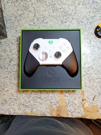 Bezdrôtový ovládač Xbox Elite Wireless Controller Series 2 Core Edition biely pre Xbox One, Xbox Series X/S a Windows 10 2