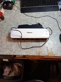 Laminator Fellowes Sola A4, bijeli, 125 mikrona, za fotografije i dokumente — neispravan, za dijelove: ne grije (stanje: vidi 2. sliku) 2