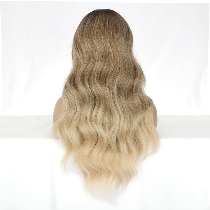 Ombre barna-szőke hosszú hullámos paróka sötét tővel, 66 cm