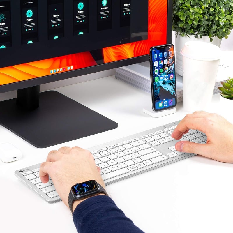 iClever Vezeték Nélküli Billentyűzet-Egér Szett - Újratölthető, QWERTZ Kiosztás, 2.4 GHz, Számgombos, PC/Laptop/Smart TV Kompatibilis, Fehér - silver