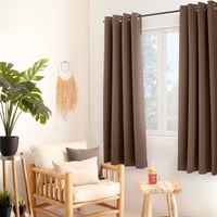 Zatemňovací záves ED Enjoy Home s 8 striebornými kovovými krúžkami, farba vison hnedá, 140x180 cm, 100 % polyester, certifikát Oeko-TEX, kolekcia Réglisse 2