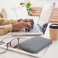 Lekesky női hátizsák 15,6"-os laptoptartóval, kábelrendezővel - Szürke 4