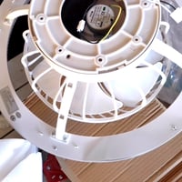 MQW stropni ventilator sa svjetiljkom 72W LED s mogućnošću prigušivanja, bijeli, rotacija 360° — oštećenje na aluminijskom okviru (stanje: vidi 2. sliku) 3