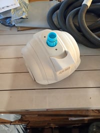 Automatický bazénový vysávač Intex ZX50 s pripojením na saciu stranu, 0,8 l nádoba, bielo-modrý, 6,5 m hadica, pre čerpadlá s prietokom 3400 – 5600 l/h 2