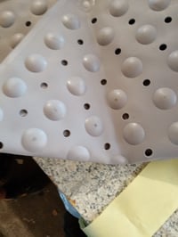 Protišmyková rohová sprchová predložka Dricar 70x70 cm, polkruhová, kúpeľňová podložka s prísavkami a otvormi na odtok, možno prať v práčke 3
