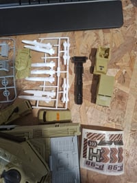 Set de Joacă Militar XDUOYJOY cu Tanc, 18 Piese, cu 7 Vehicule, Elicopter și Figurine Soldați, pentru Băieți de 3-8 Ani 2