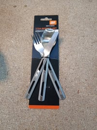 Set tacâmuri din titan Esbit – Set ușor cu cuțit, furculiță și lingură cu husă din silicon — husa din silicon lipsește, pătat (stare: vezi a 2-a imagine) 2