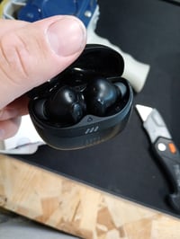 Bezdrôtové Bluetooth slúchadlá JBL Tune Beam 2 s potlačením hluku, IP54, 48 – chybné, na súčiastky: nezapínajú sa (stav: pozri 2. obrázok) 3