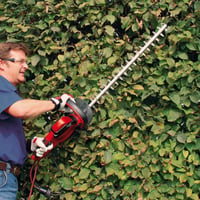 Elektrické nožnice na živý plot Einhell GE-EH 7067 – 700 W, dĺžka strihu 670 mm, rozstup zubov 30 mm, celokovová prevodovka, svorka na odľahčenie kábla, ochrana proti nárazu 2