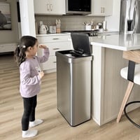 Senzorový odpadkový kôš EKO, 80 litrov, s automatickým otváraním veka, funkciou Soft-Close, antikorová úprava odolná proti odtlačkom prstov, s držiakom vreca a funkciou Stay-Open 9