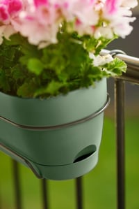 Elho Vibia Campana Allin1 Balkónový kvetináč 70 cm – Pistáciovozelený kvetináč na balkón 7