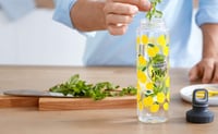 Bidon Emsa Drink2Go Tritan N30313, 0,7 litri, cu capac cu șurub, 100% etanș, lavabil în mașina de spălat vase, Smile, Transparent/Galben 4