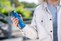 Cestovný termohrnček Emsa N21509 Travel Mug Light z nehrdzavejúcej ocele, 0,4 litra, modrý, 8 hodín teplý, 16 hodín studený, 100 % nepriepustný, vhodný do umývačky riadu 4