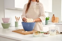 Bol de mixare din plastic Emsa Prep&Bake 4,15 L cu capac, pentru depozitare la frigider, cu bază antiderapantă, lavabil în mașina de spălat vase, stivuibil K32541 5