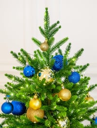 Umelý vianočný stromček eveXmas Infinity 95 cm, klasická zelená, 143 vetvičiek, 100 % PE ihličie, s kovovým stojanom, stolový mini stromček 4