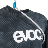EVOC Magnetic Tube Clip držiak na hadičku hydrovaku – silný magnet, upevniteľný na bedrový pás/batoh/vestu, pre hydratačné systémy EVOC, čierny 3