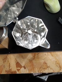 Bialetti Moka Express Kotyogós Kávéfőző, Alumínium, 9 Adagos, 420 ml, Ezüst, Tűzhelyes Eszpresszó Készítő, Használt 3