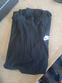 Nike Sportswear Club férfi póló fekete/fehér színben, S-es méret, AR4997-013 – használt állapot 3