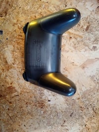 Bežični kontroler Nintendo Switch Pro za konzolu Nintendo Switch, crni — istrošenost s prednje strane (stanje: vidi 2. sliku) 4