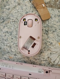 Set mouse și tastatură Logitech 920-011314 - roz — fără stick și baterii (stare: vezi a 2-a imagine) 3