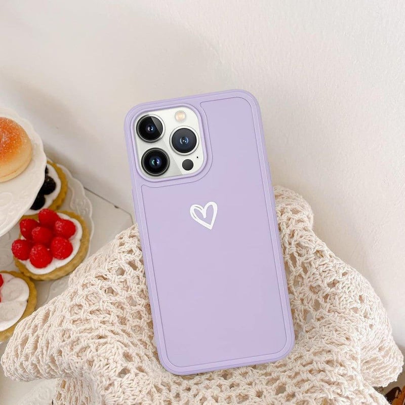 iPhone 13 Pro Max Lila Szilikon Tok Fehér Szívecskékkel - Ütésálló, Lányos