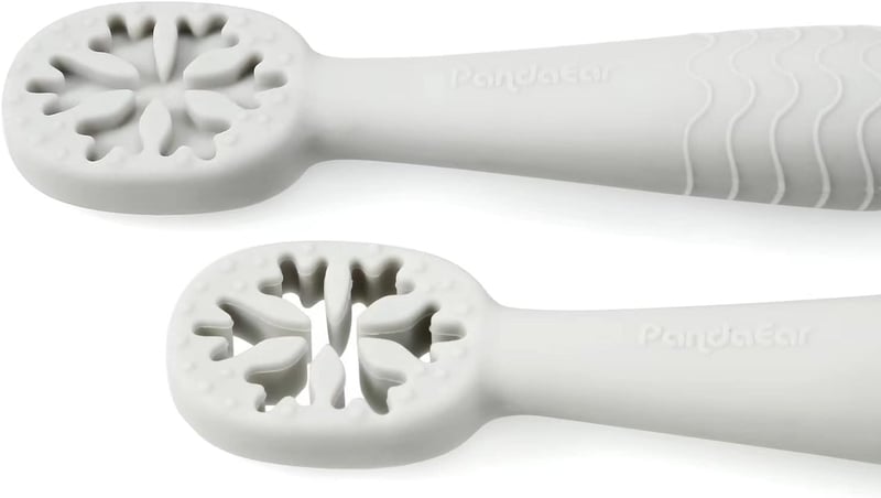 PandaEar BPA-mentes szilikon bébikanál készlet, 4 db, kék/szürke, 6 hónapos kortól