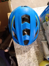Cyklistická prilba Fischer Urban Montis pre dospelých, so šiltom, veľkosť S/M (52-59 cm), modro-žltá, EPS vnútorná škrupina, mestská a MTB 2