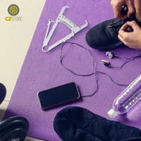 Precíziós testzsírmérő csipesz táblázattal és útmutatóval 5